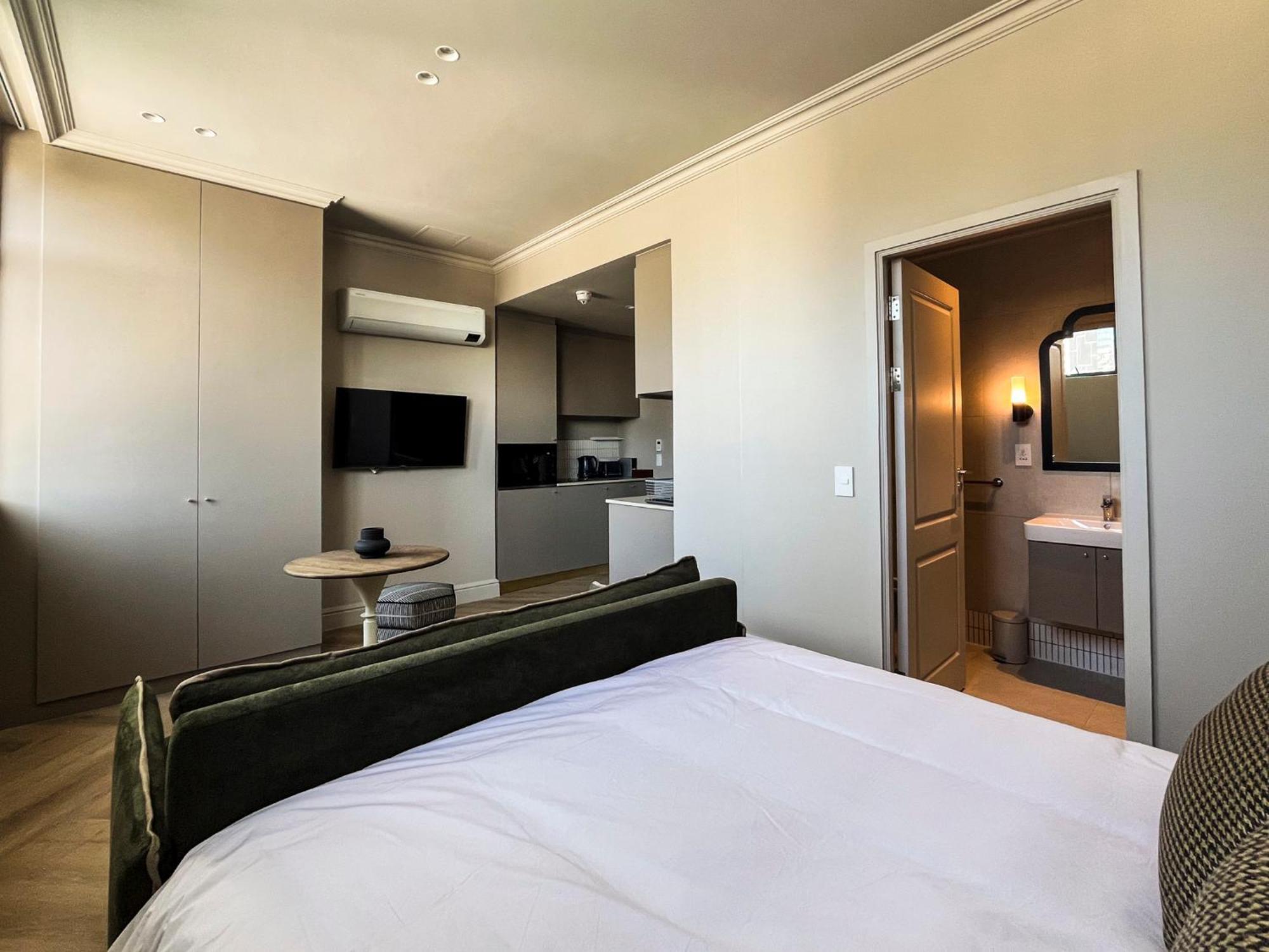 Charles Hope Aparthotel