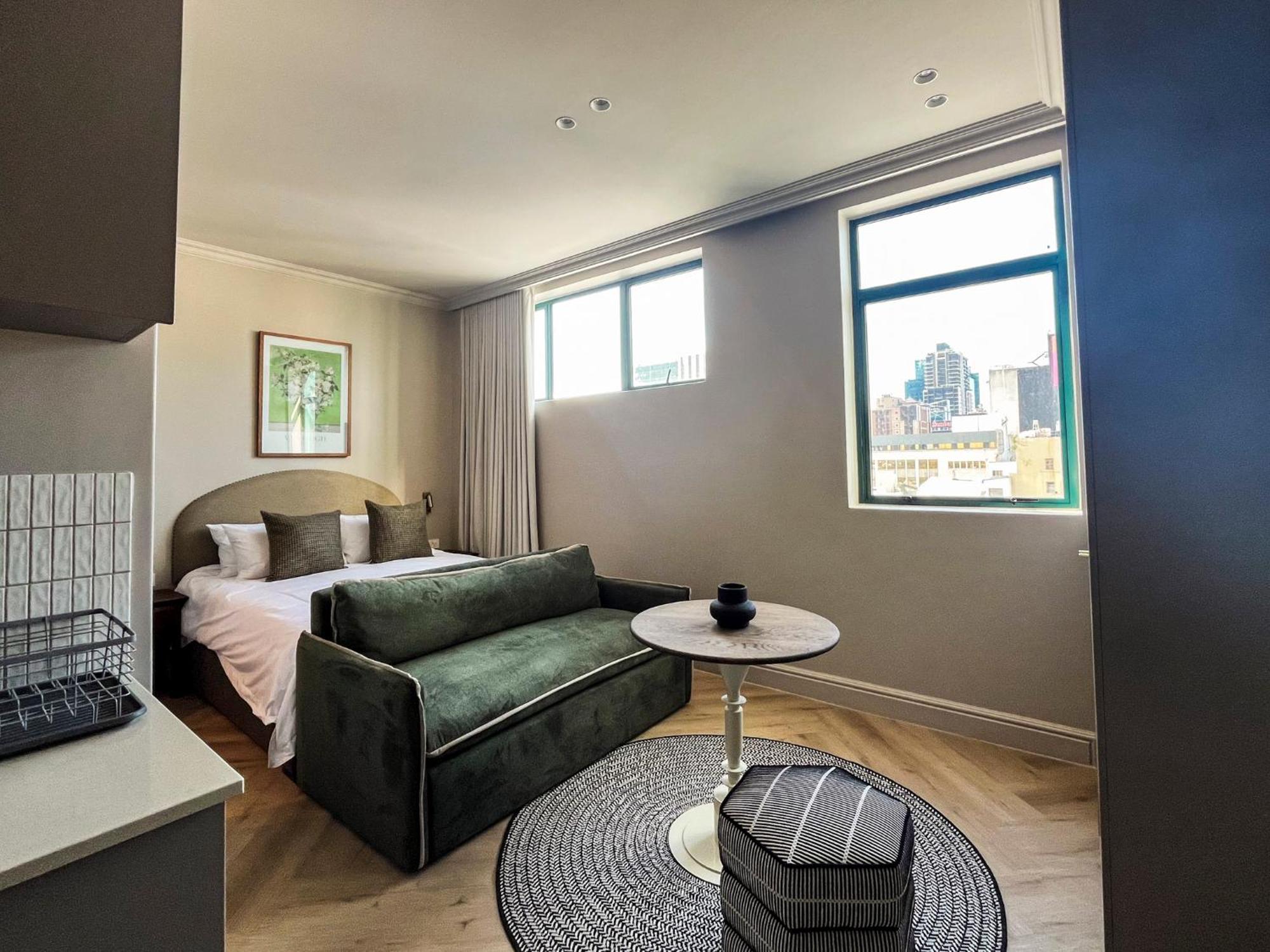 Aparthotel Charles Hope *