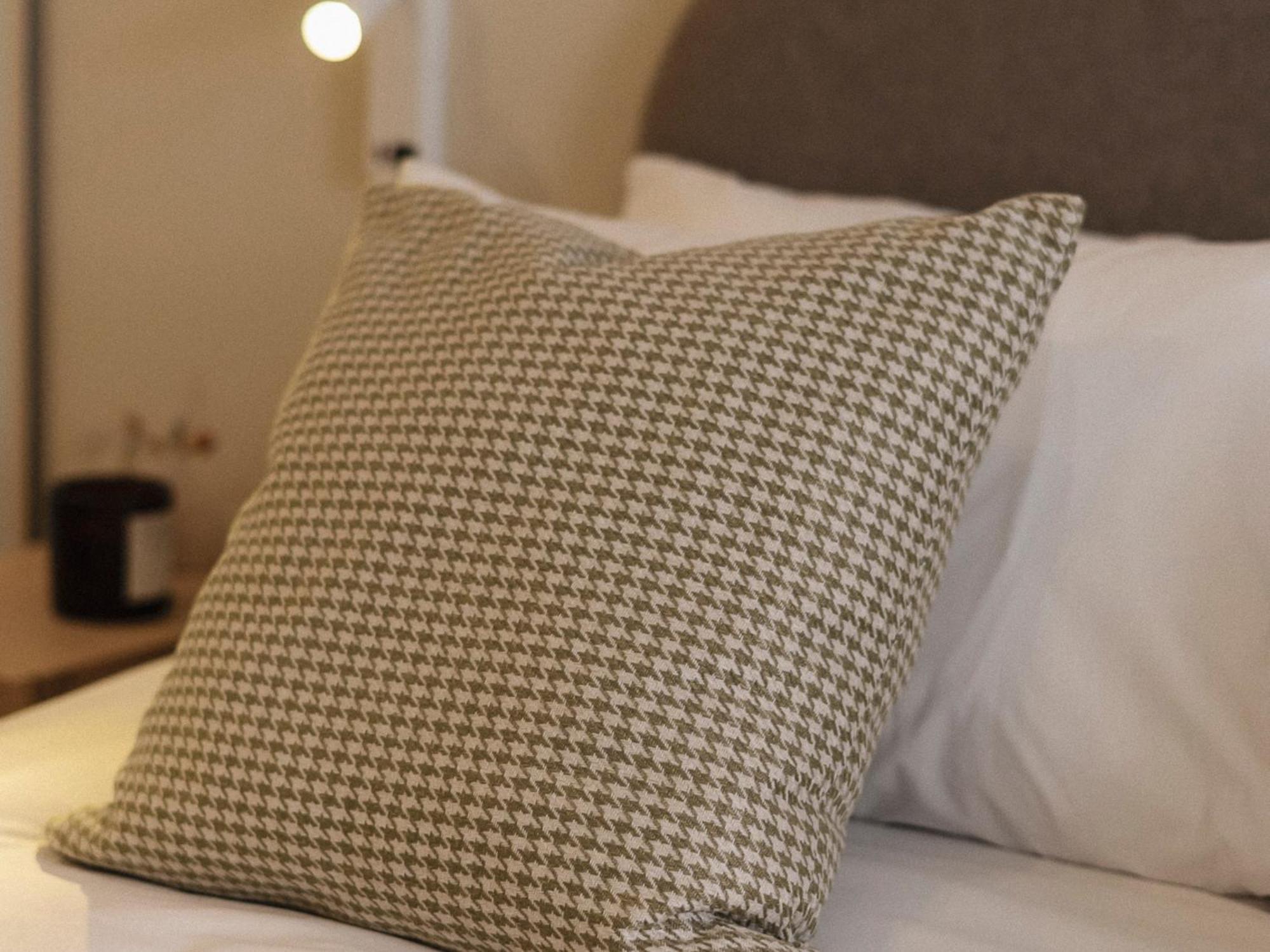 Charles Hope Aparthotel *