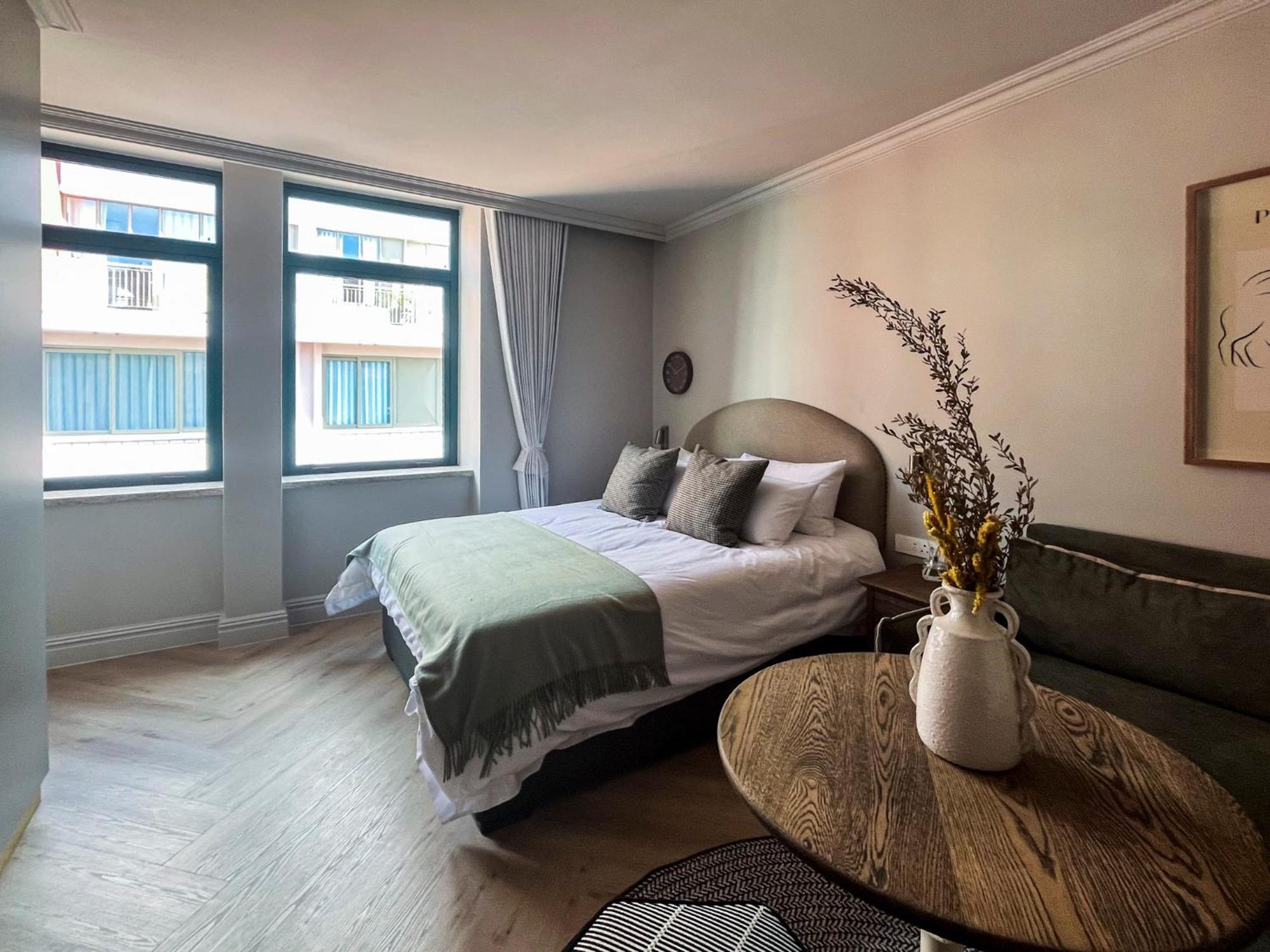 Charles Hope Aparthotel *
